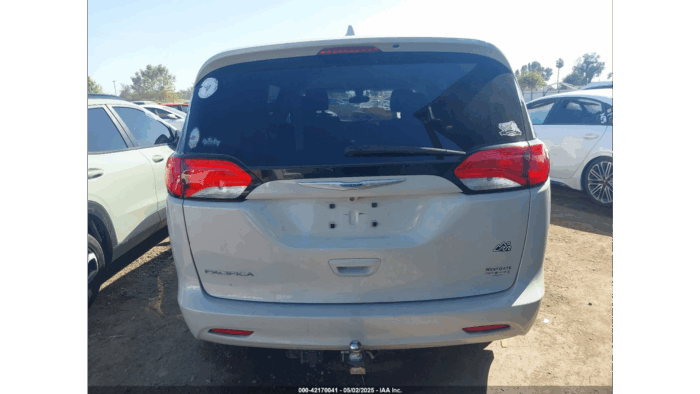 2017 Chrysler Pacifica - Image 5