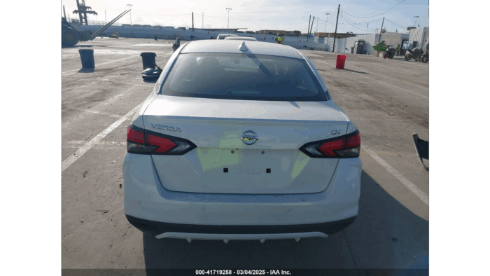 2021 Nissan Versa Sv - Image 5