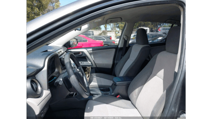 2015 Toyota Rav4 Le - Image 9