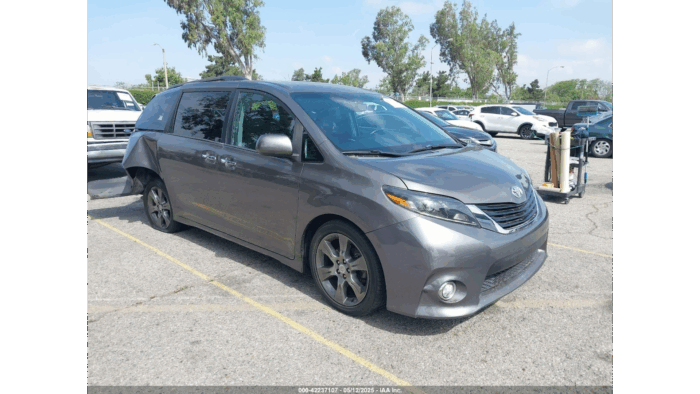 2015 Toyota Sienna Se - Imagen 3