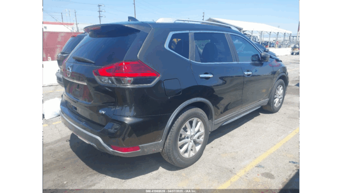2017  Nissan Rogue - Imagen 2