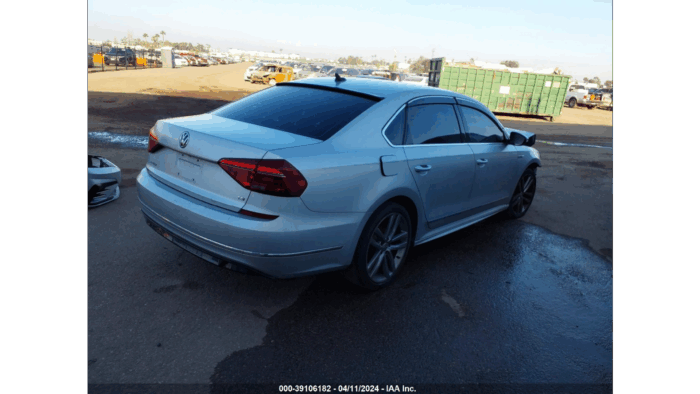 2017 Volkswagen Passat - Image 2