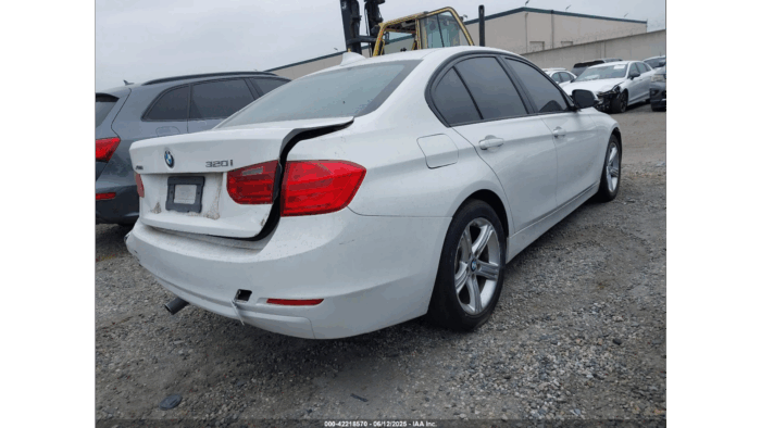 2014 Bmw 320I - Image 5