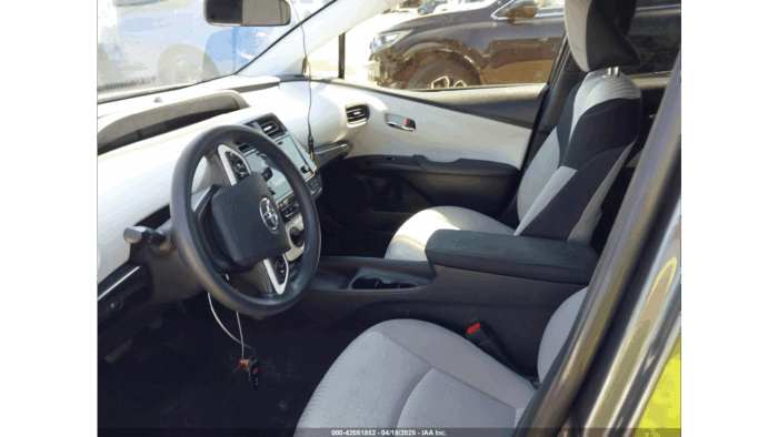 2016 Toyota Prius - Image 6