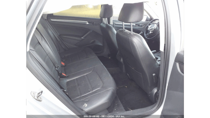 2017 Volkswagen Passat - Image 7