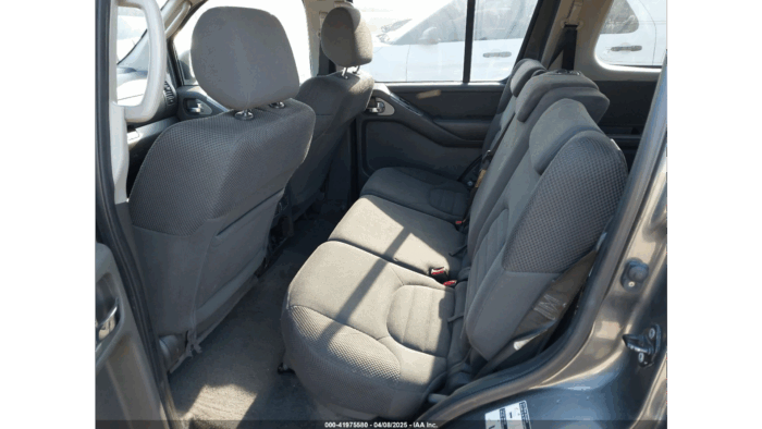 2008 Nissan Pathfinder S - Image 8