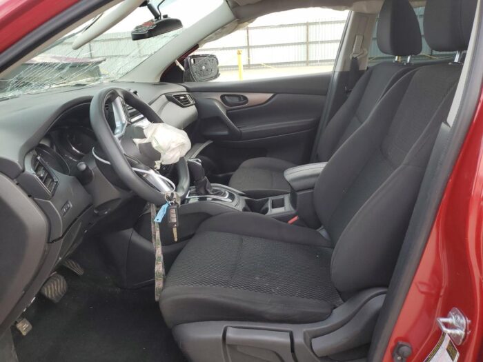 2017 Nissan Rogue - Image 4