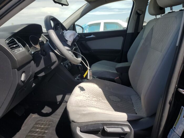 2018 Volkswagen Tiguan - Image 5