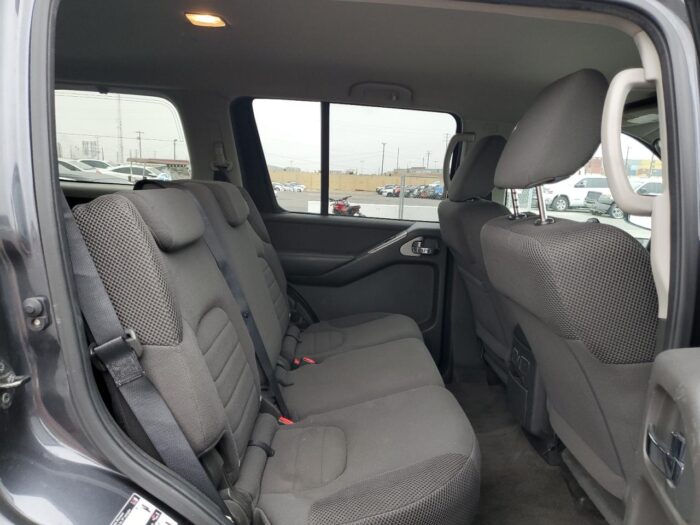 2010 Nissan Pathfinder S - Image 8