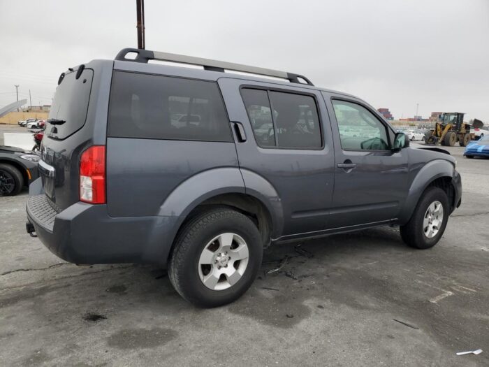 2010 Nissan Pathfinder S - Image 2