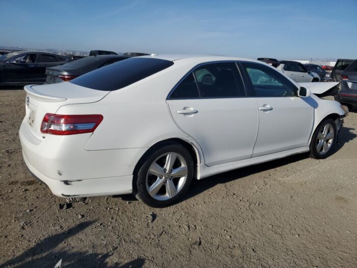 2011 Toyota Camry - Image 2