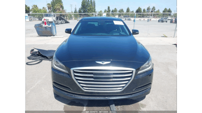 2015 Hyundai Genesis - Image 2