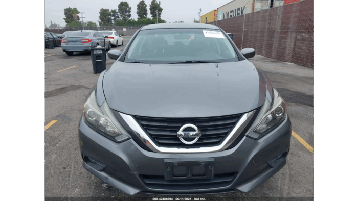 2017 Nissan Altima - Image 2