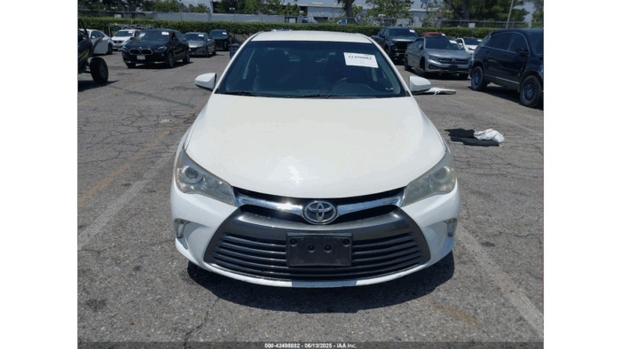 2015 Toyota Camry Le - Image 2