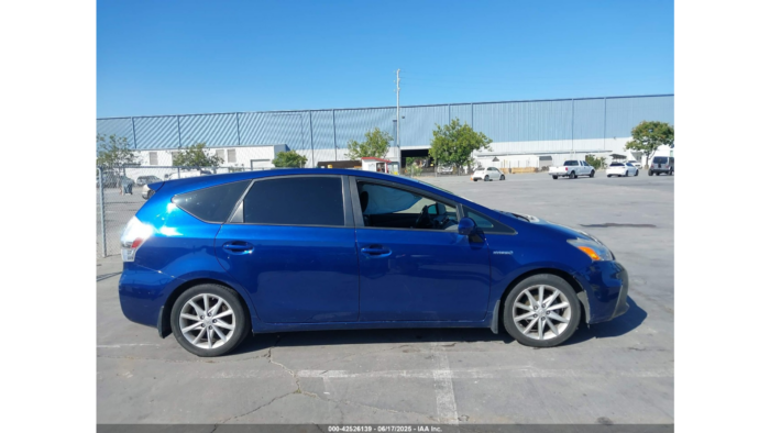 2012 Toyota Prius V - Image 4