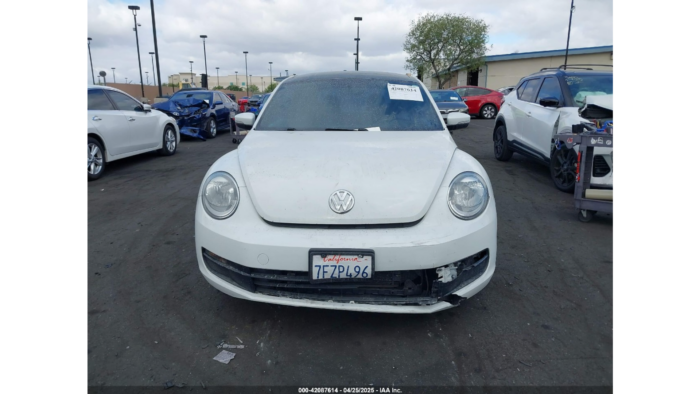 2014 Volkswagen Beetle - Image 2