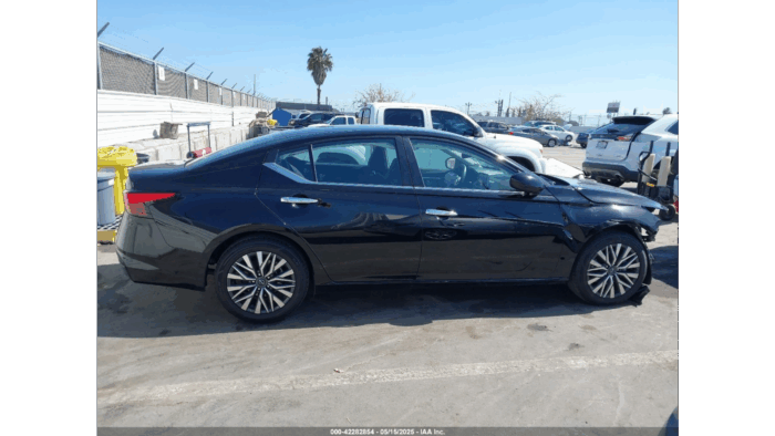 2023 Nissan Altima Sv - Image 3