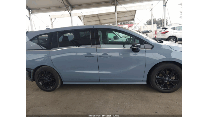 2023 Honda Odyssey - Image 3