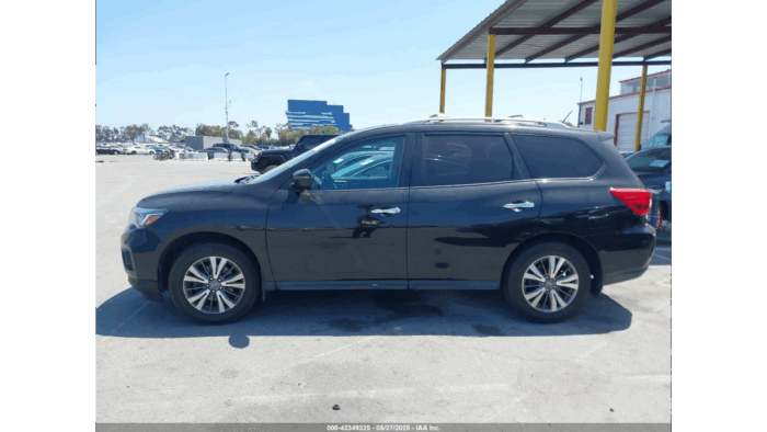 2017 Nissan Pathfinder - Image 5