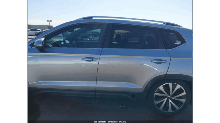 2022 Volkswagen Taos Se - Image 3