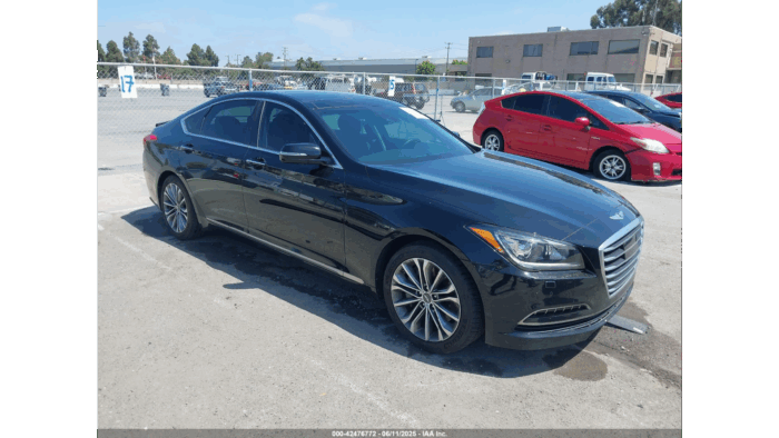 2015 Hyundai Genesis - Image 3