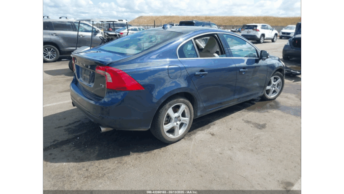 2013 Volvo S60 - Image 2