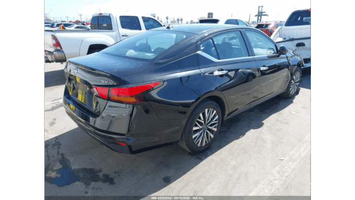 2023 Nissan Altima Sv - Image 2