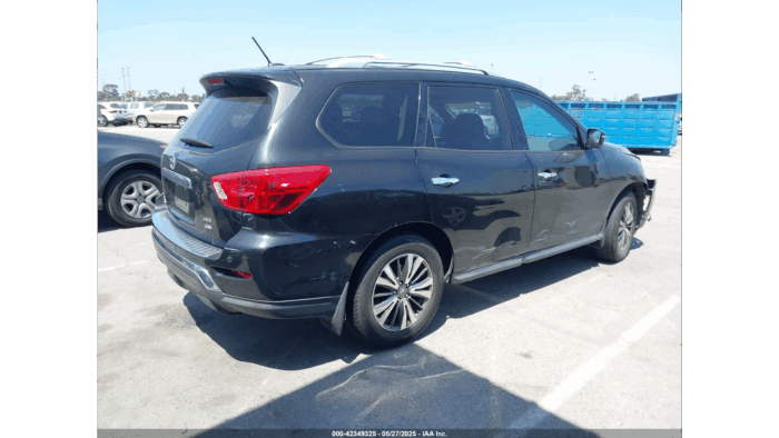 2017 Nissan Pathfinder - Image 4
