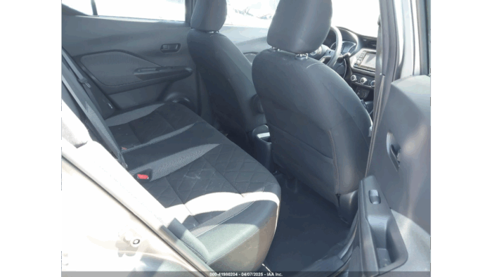 2020 Nissan Kicks S - Image 9
