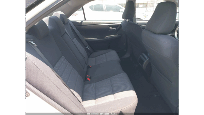 2015 Toyota Camry Le - Image 8