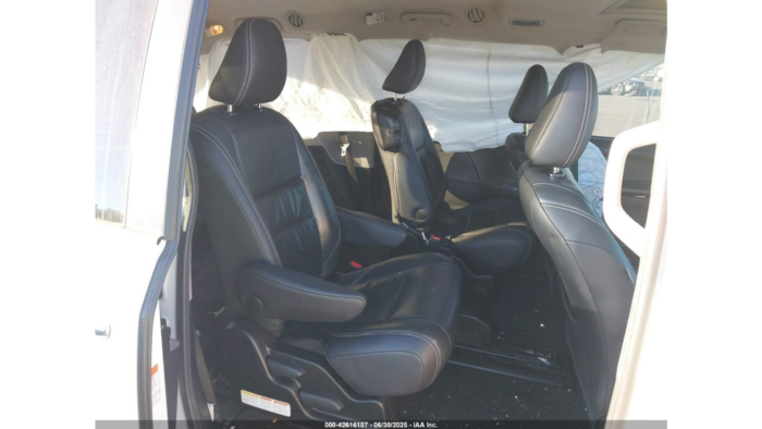 2017 Toyota Sienna Se - Image 8
