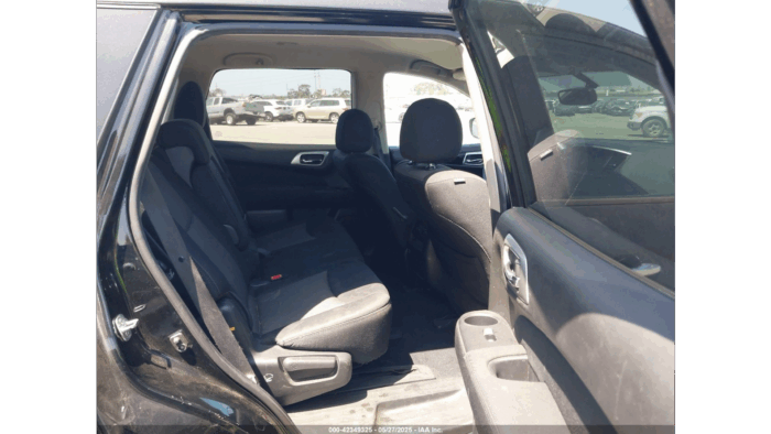 2017 Nissan Pathfinder - Image 10