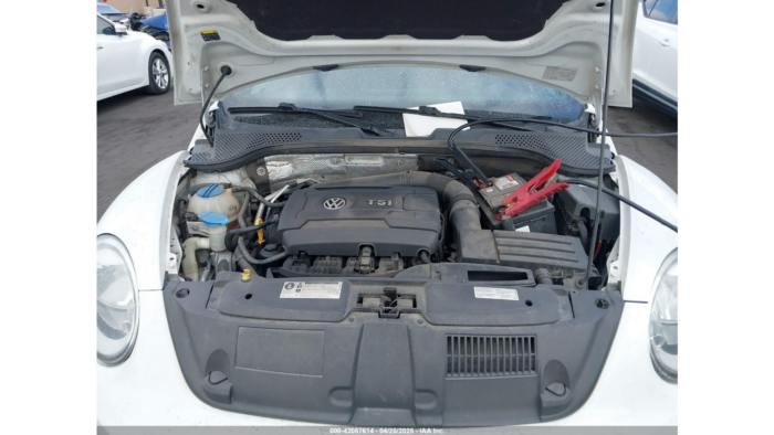 2014 Volkswagen Beetle - Image 5