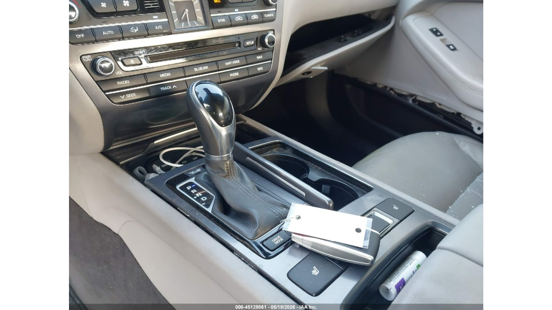 2017 GENESIS G80 - Image 12